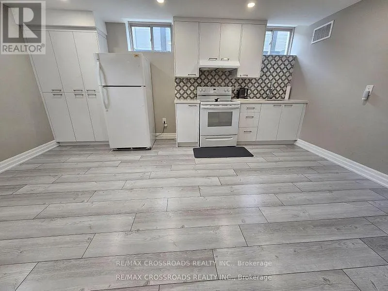 35 CUTTS CRESCENT