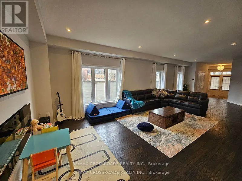 35 CUTTS CRESCENT