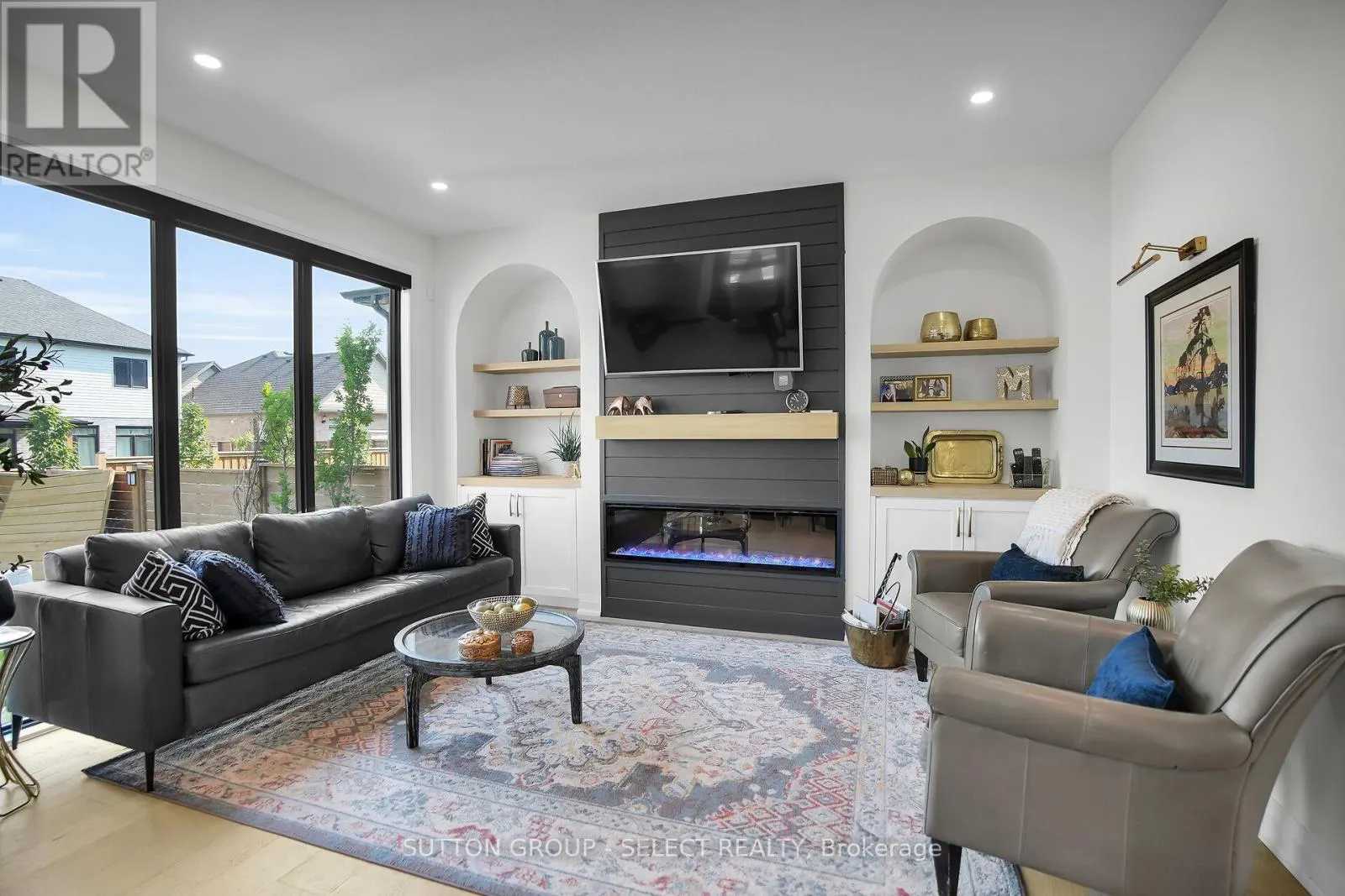 1894 FOUNTAIN GRASS DRIVE