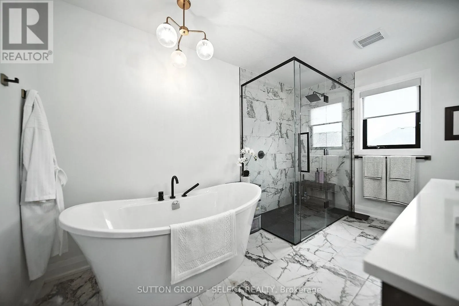1894 FOUNTAIN GRASS DRIVE
