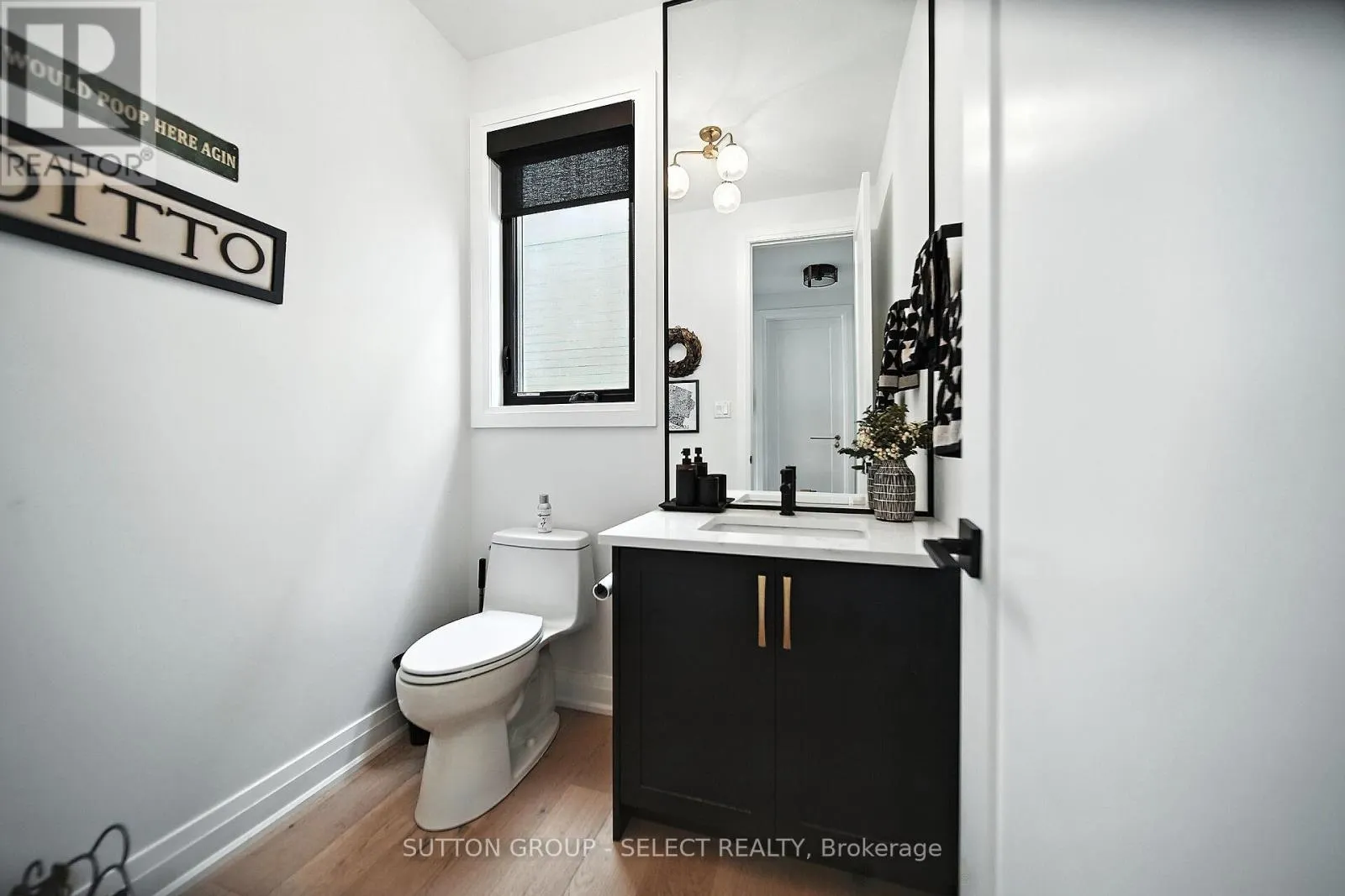 1894 FOUNTAIN GRASS DRIVE