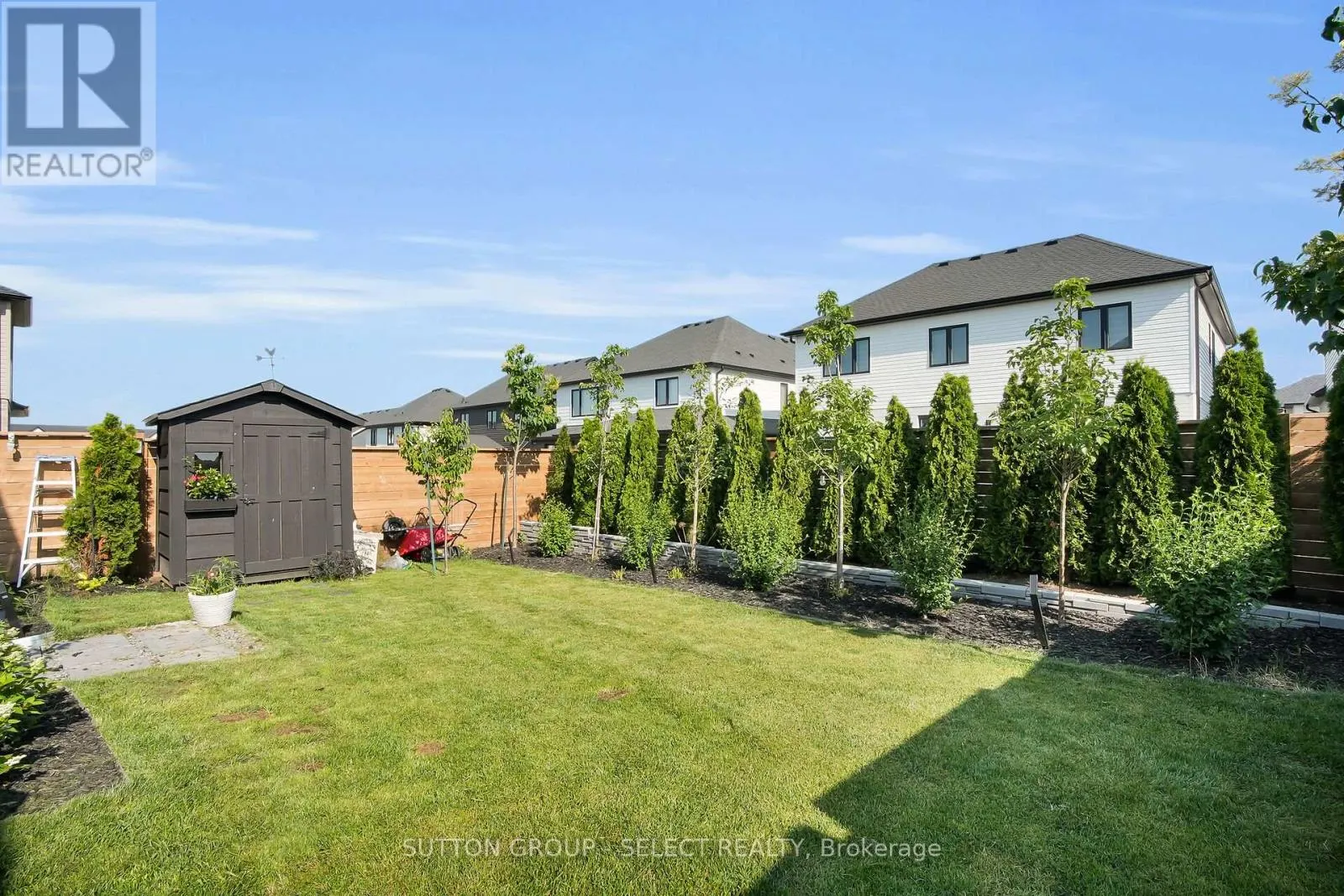 1894 FOUNTAIN GRASS DRIVE