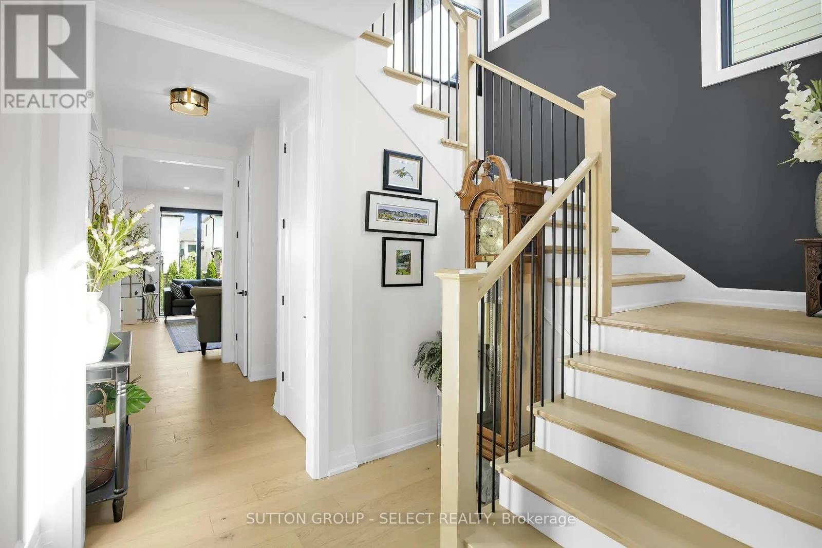 1894 FOUNTAIN GRASS DRIVE