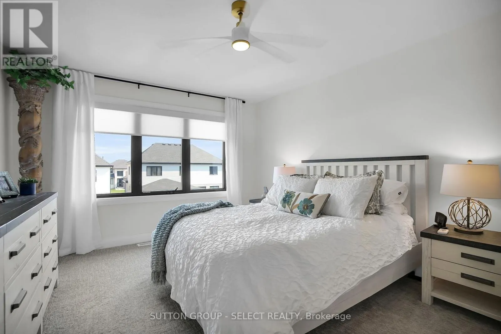 1894 FOUNTAIN GRASS DRIVE