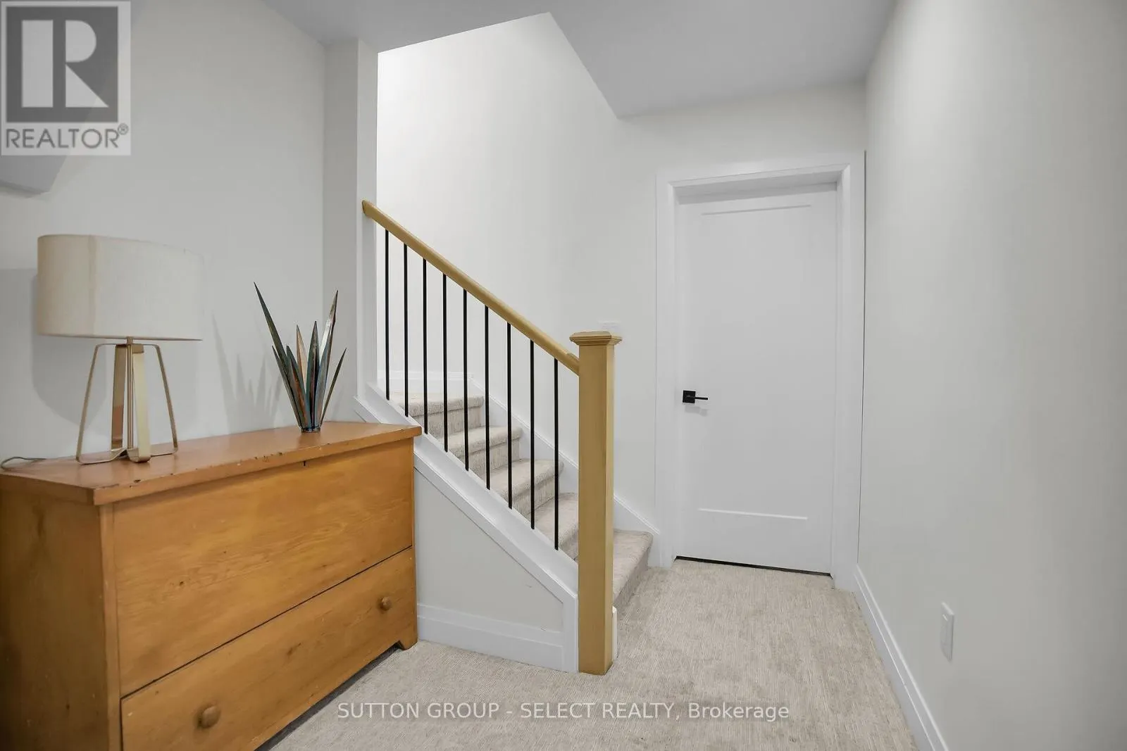 1894 FOUNTAIN GRASS DRIVE