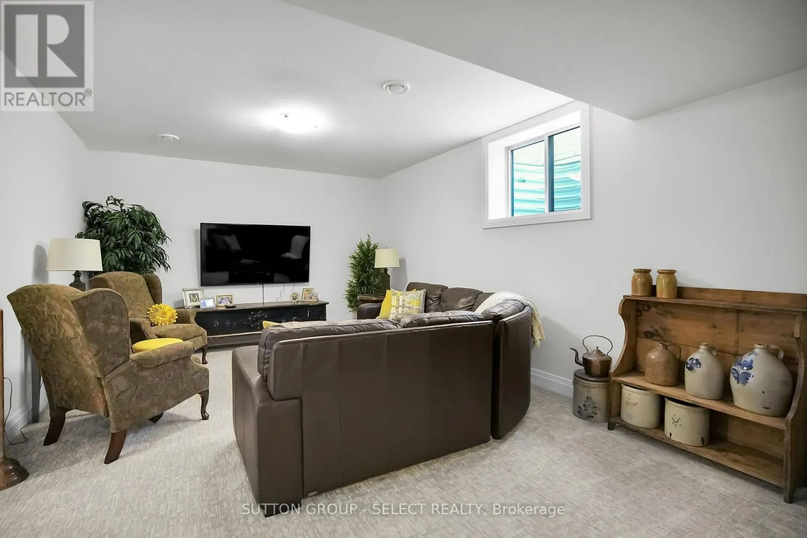1894 FOUNTAIN GRASS DRIVE