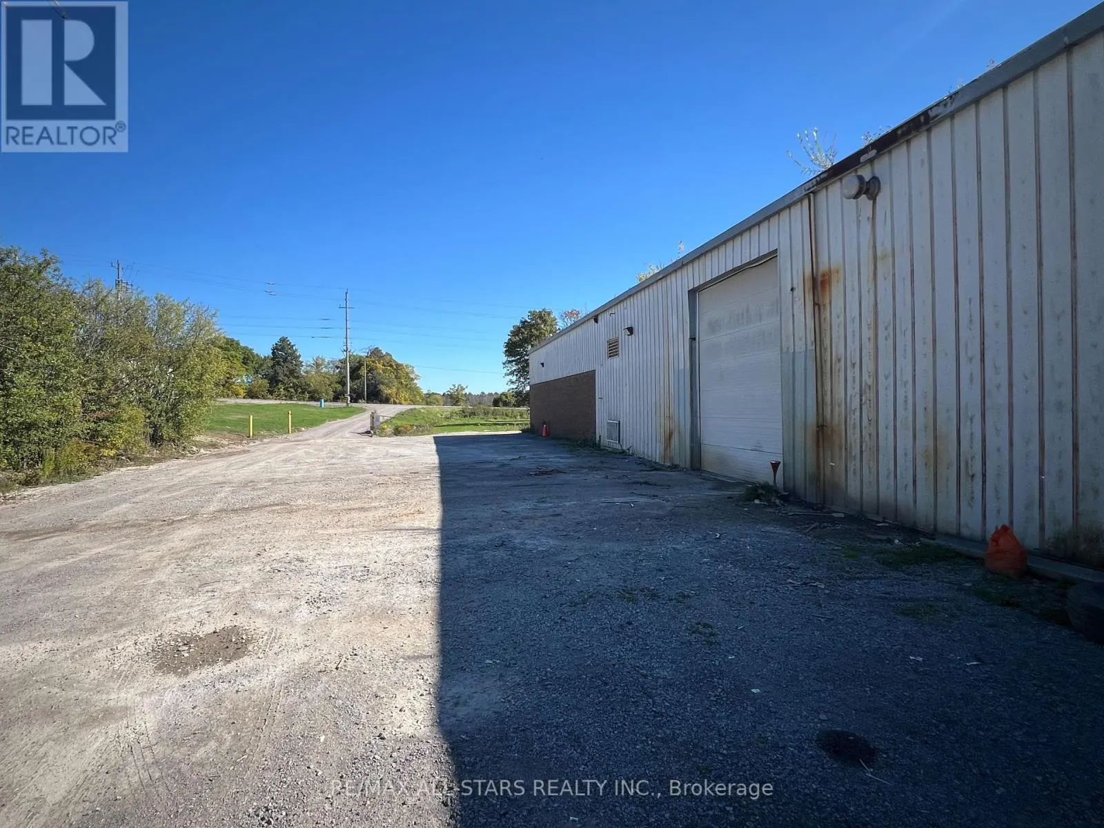 #1 - 701 BROOK ROAD N