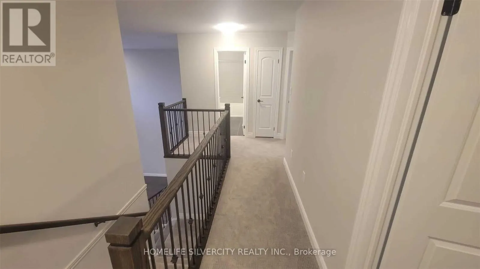 16 GRUNDY CRESCENT
