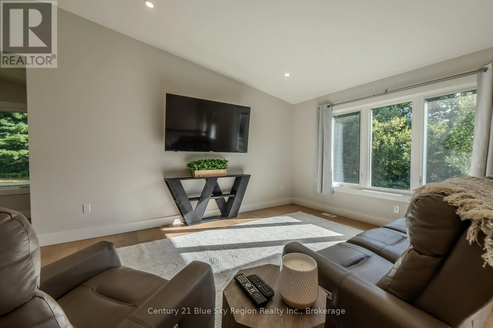 115 HILLSIDE LAKE ROAD