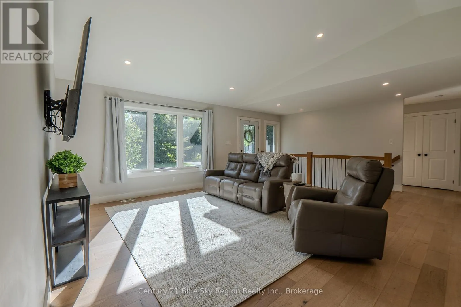 115 HILLSIDE LAKE ROAD