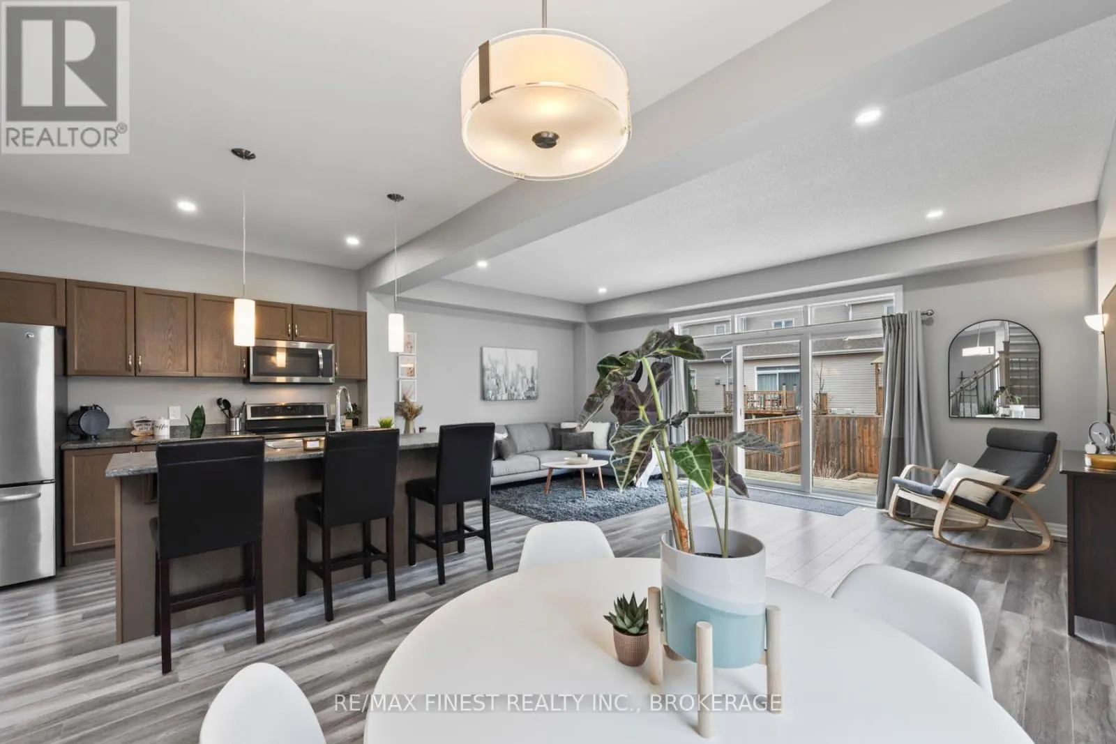 1376 TREMONT DRIVE