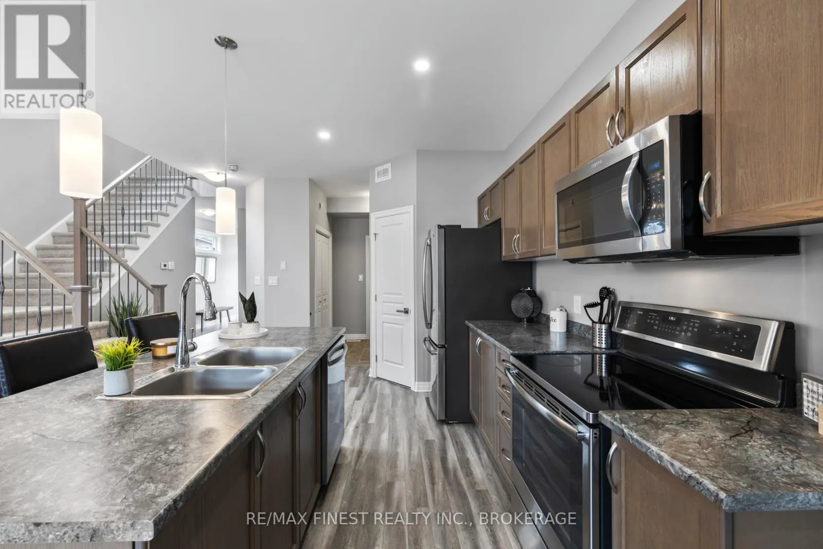 1376 TREMONT DRIVE