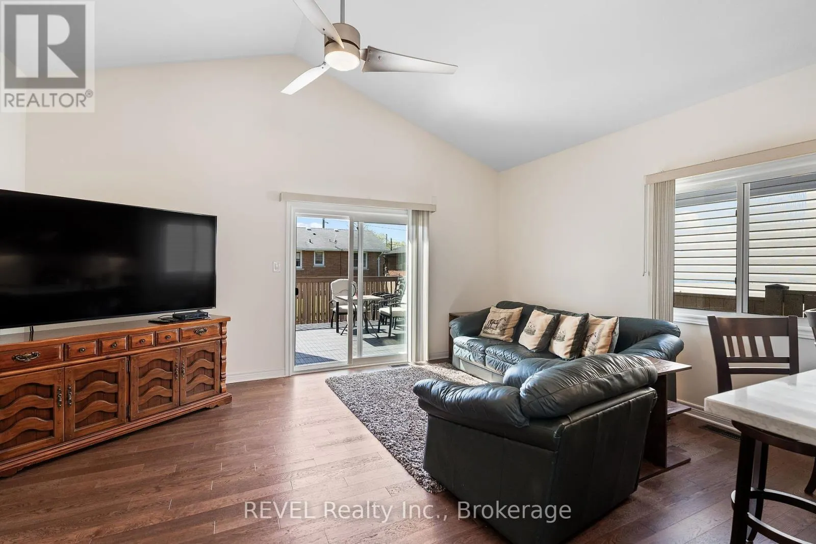 11 BERKSHIRE DRIVE