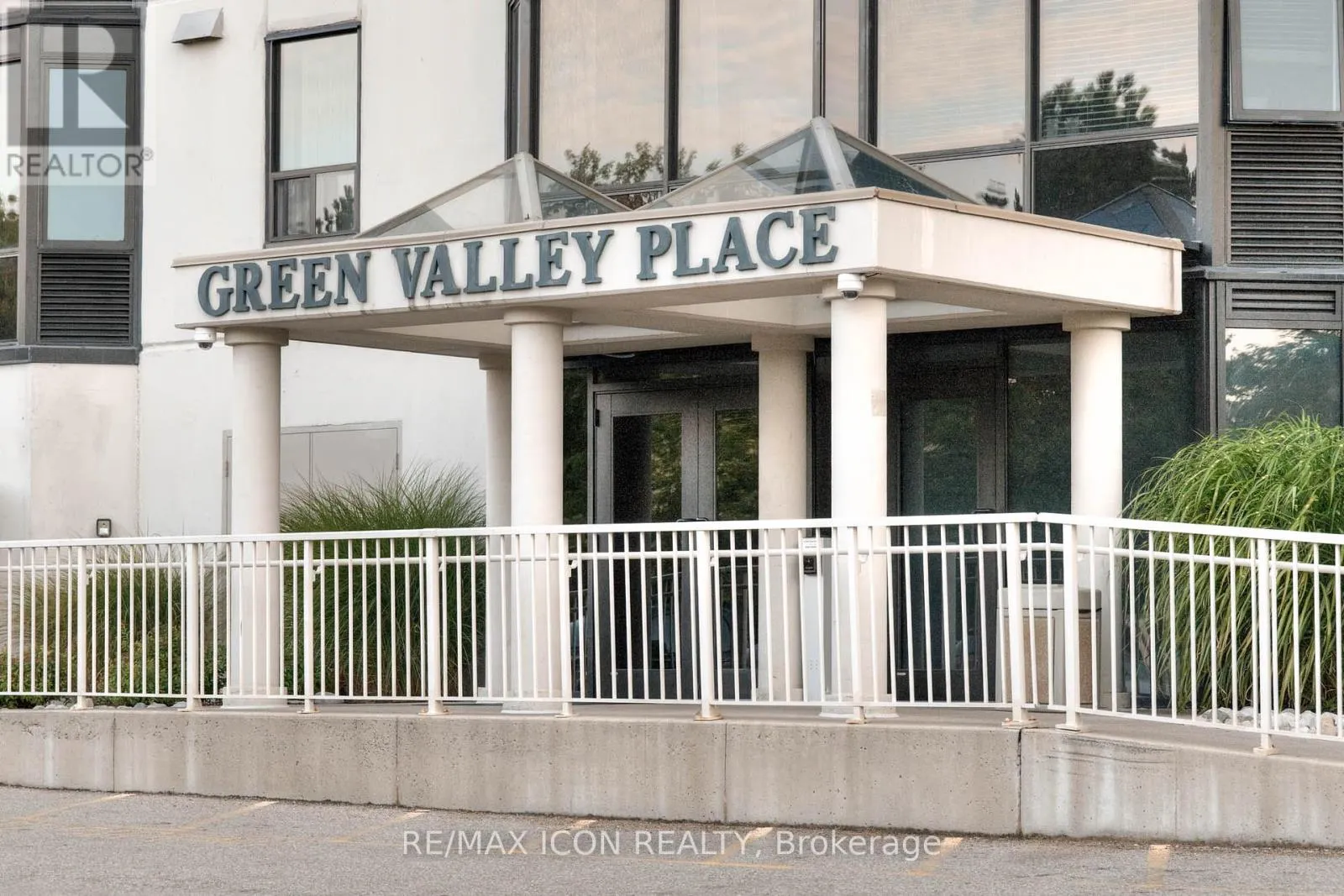 103 - 35 GREEN VALLEY DRIVE