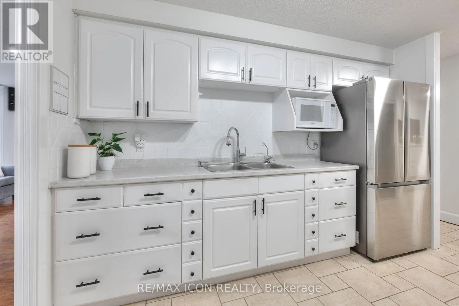 103 - 35 GREEN VALLEY DRIVE