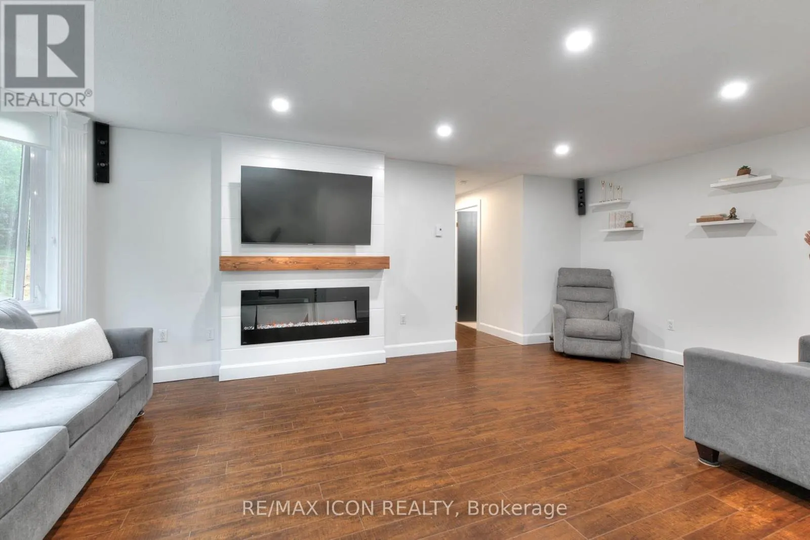 103 - 35 GREEN VALLEY DRIVE