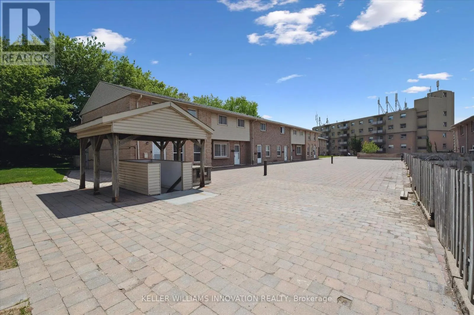 33 - 293 FAIRWAY ROAD N
