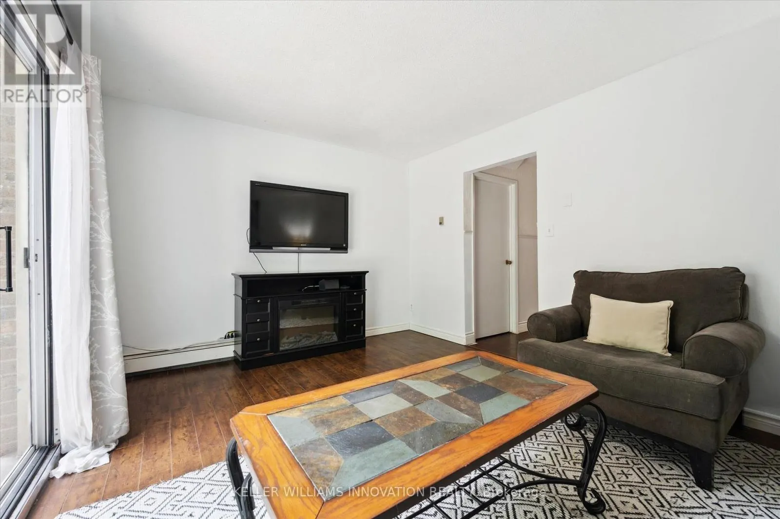 33 - 293 FAIRWAY ROAD N