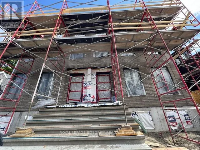 7 GWYNNE AVENUE