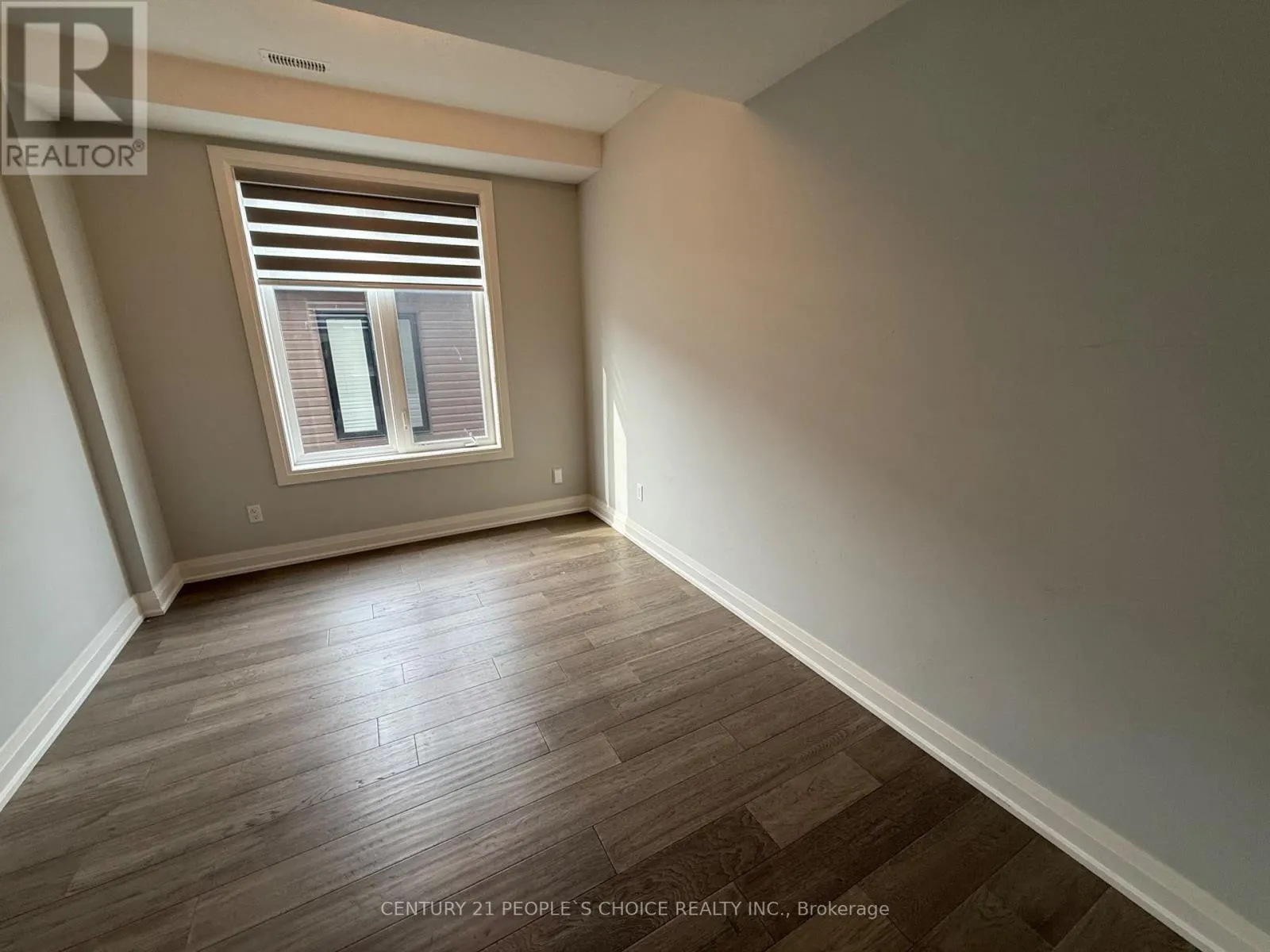 UPPER - 562 FAIRWAY ROAD