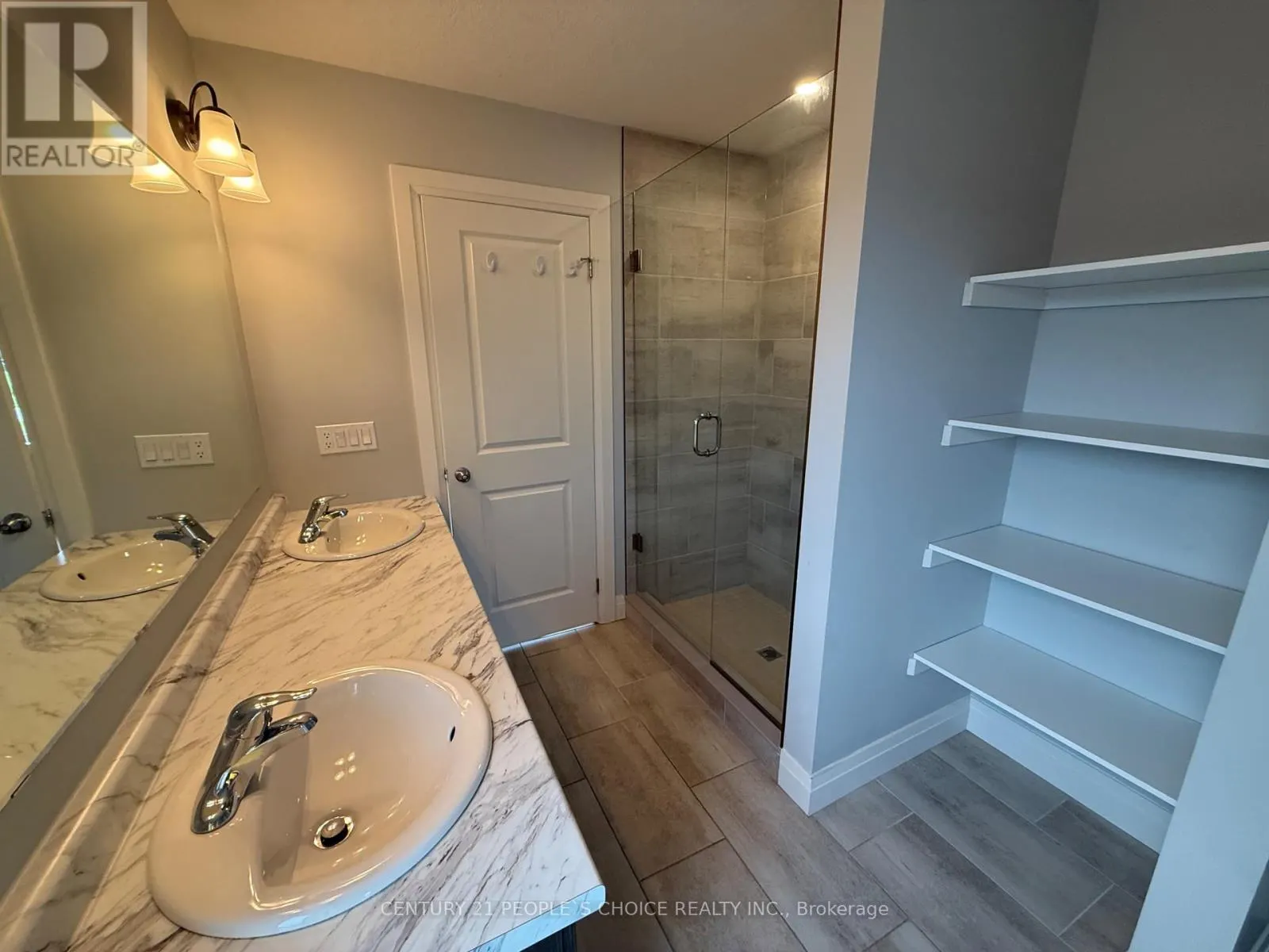 UPPER - 562 FAIRWAY ROAD
