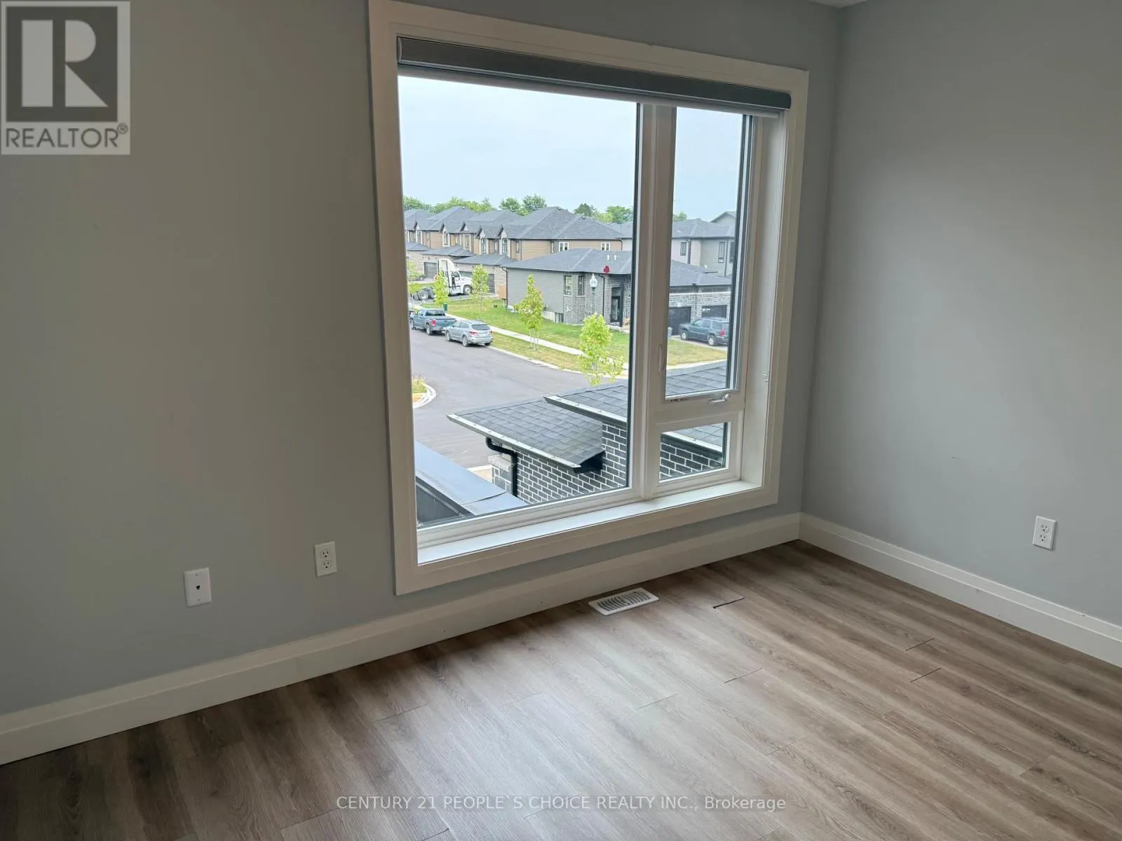 UPPER - 562 FAIRWAY ROAD