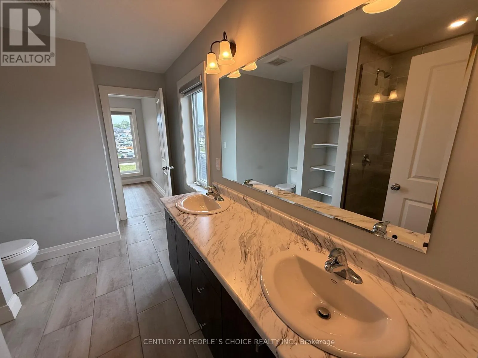 UPPER - 562 FAIRWAY ROAD