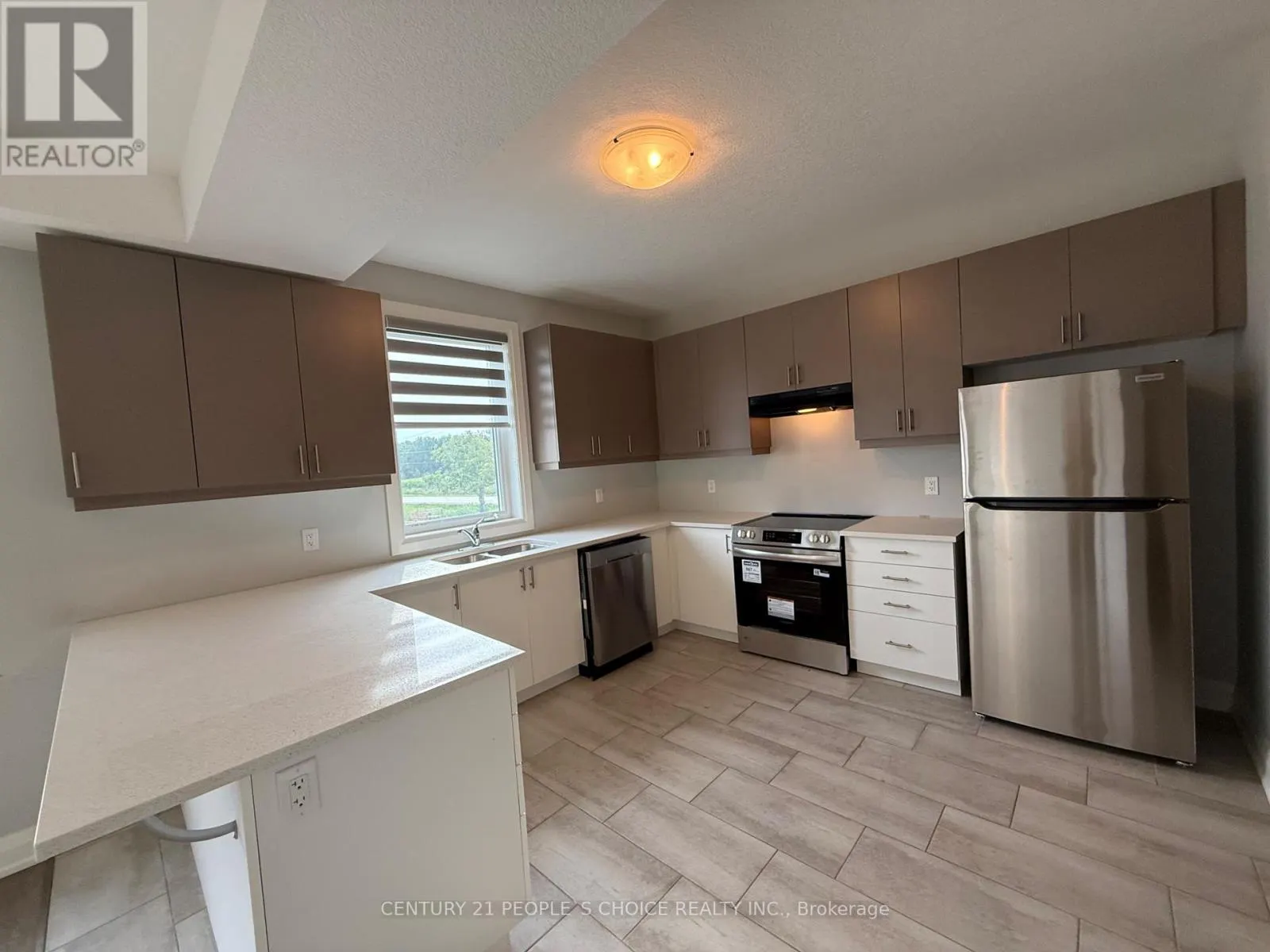 UPPER - 562 FAIRWAY ROAD