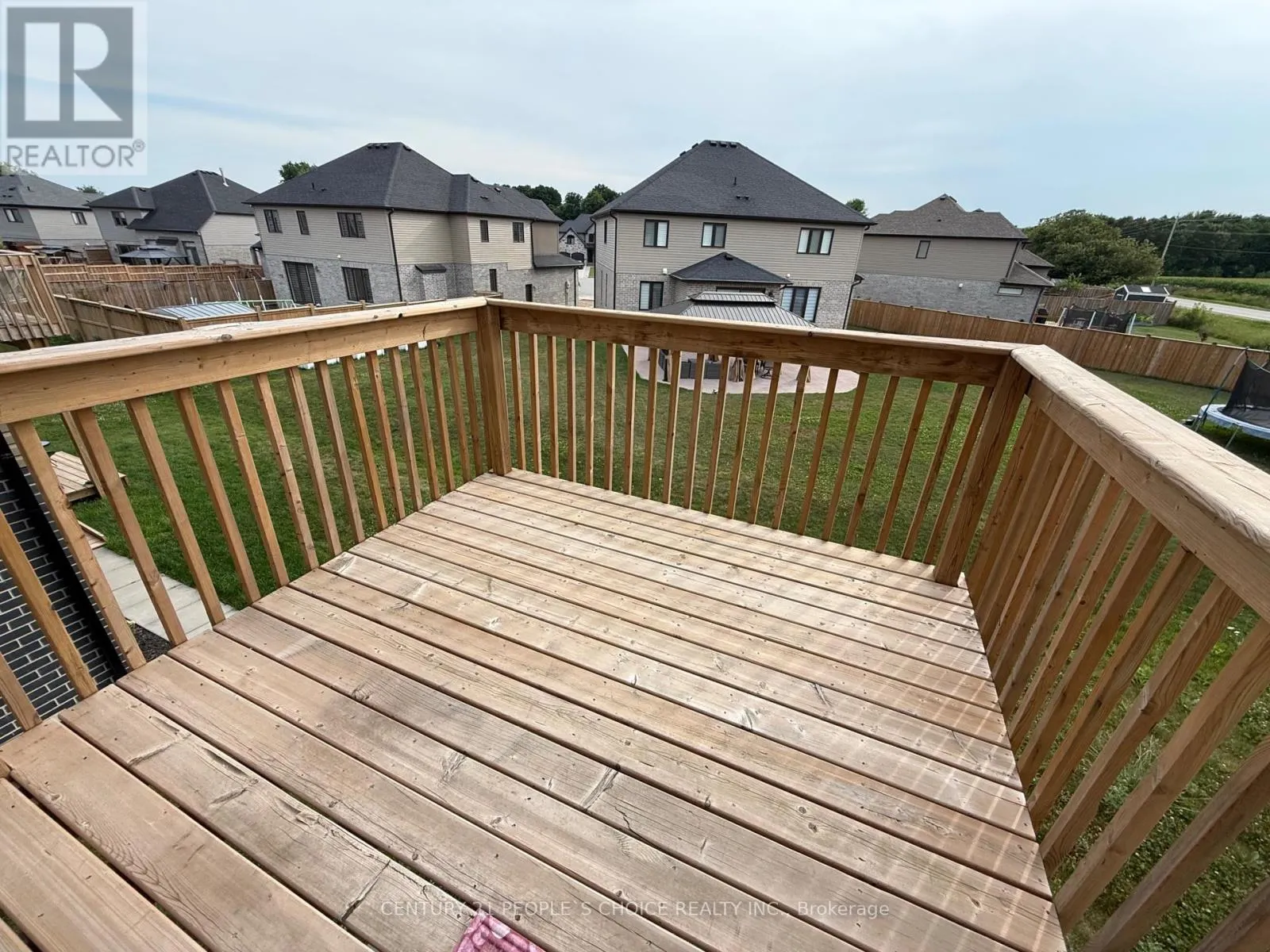 UPPER - 562 FAIRWAY ROAD