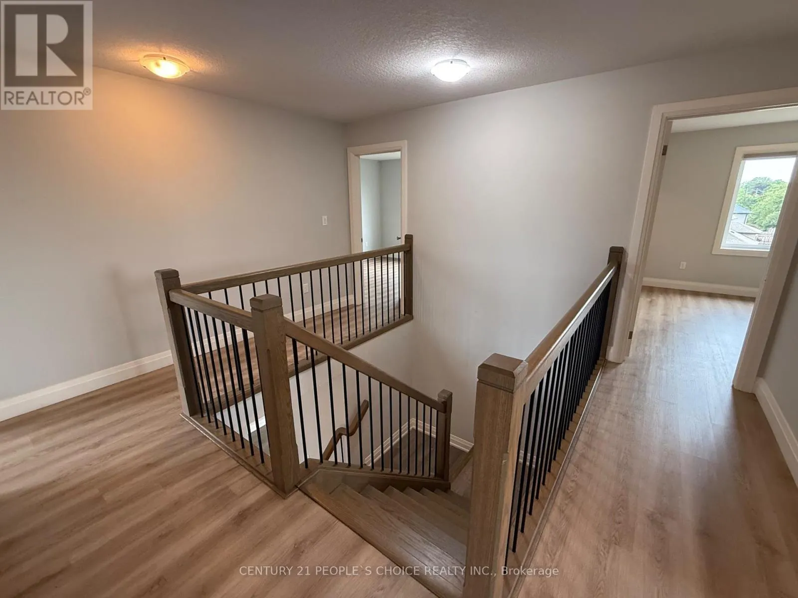 UPPER - 562 FAIRWAY ROAD