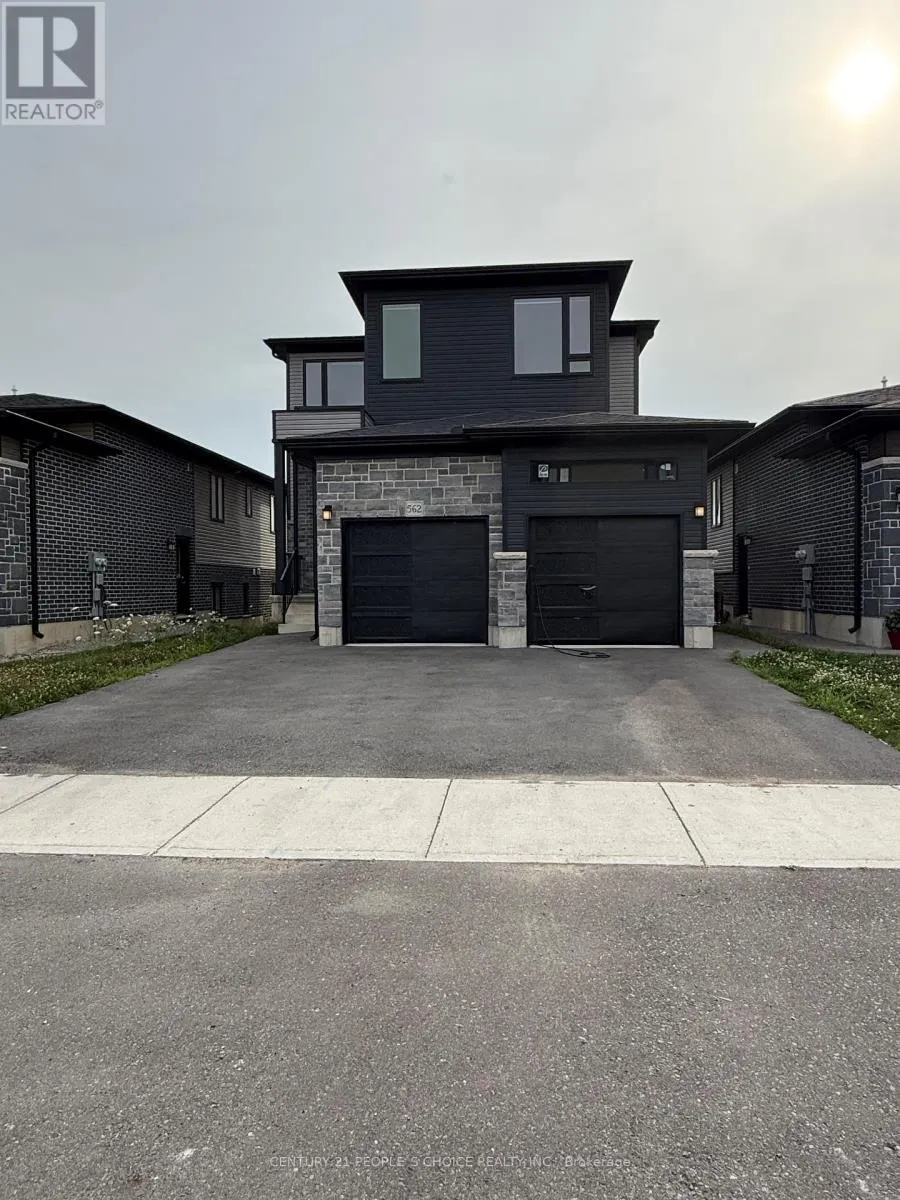 UPPER - 562 FAIRWAY ROAD