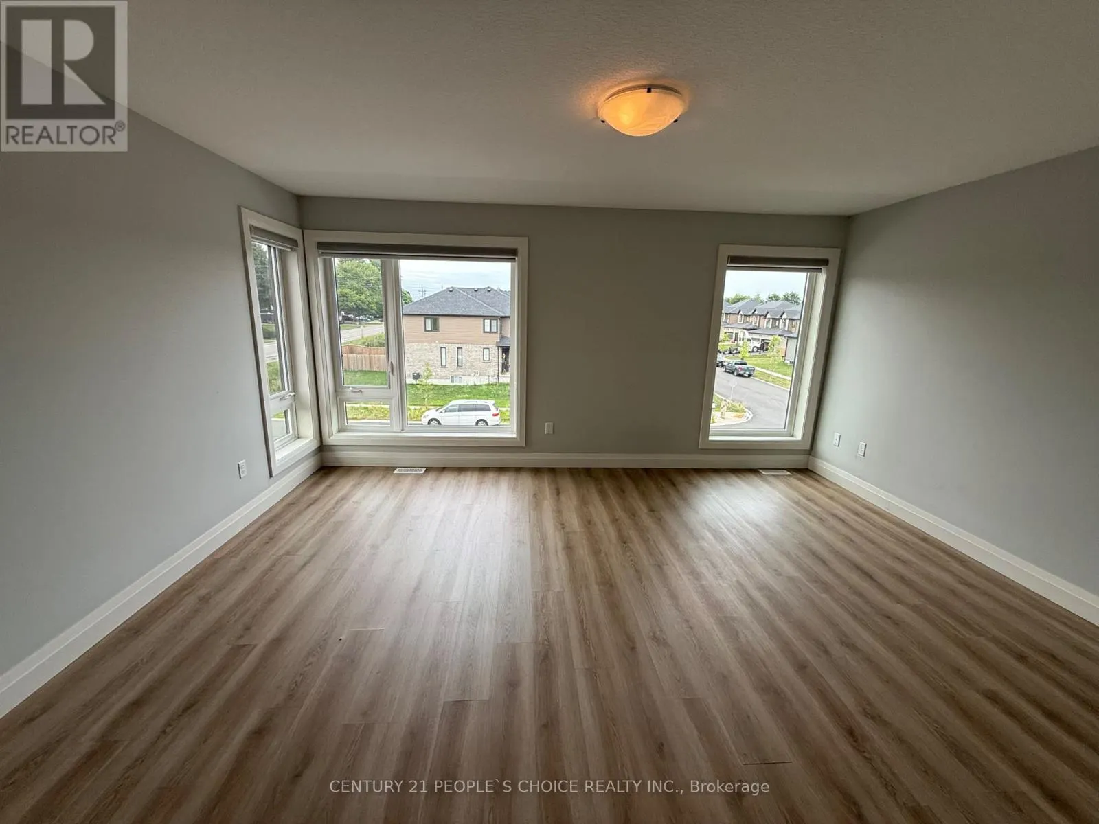 UPPER - 562 FAIRWAY ROAD