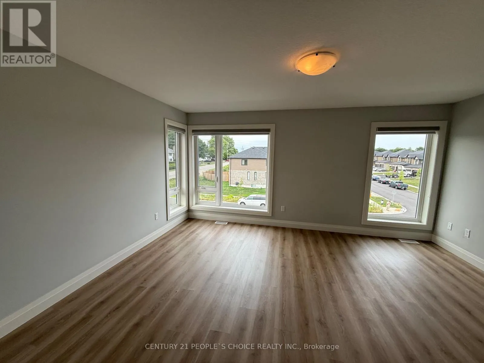 UPPER - 562 FAIRWAY ROAD