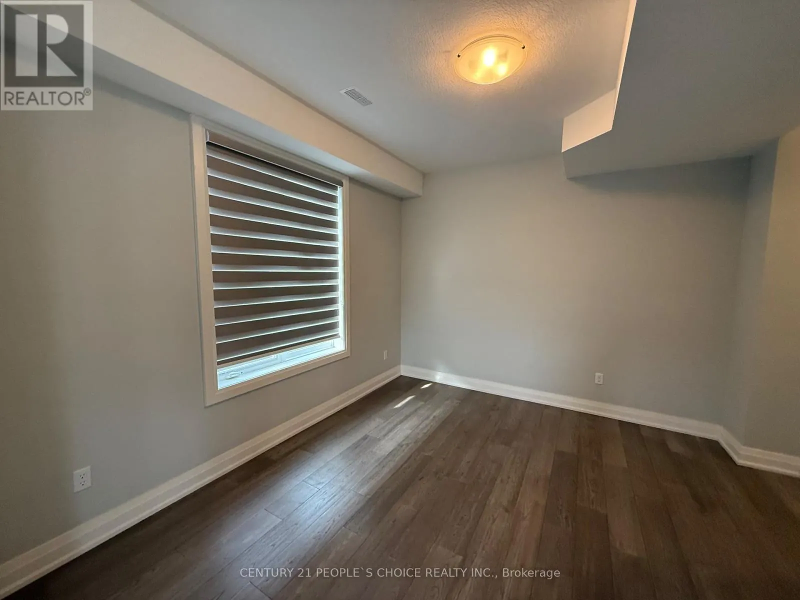 UPPER - 562 FAIRWAY ROAD