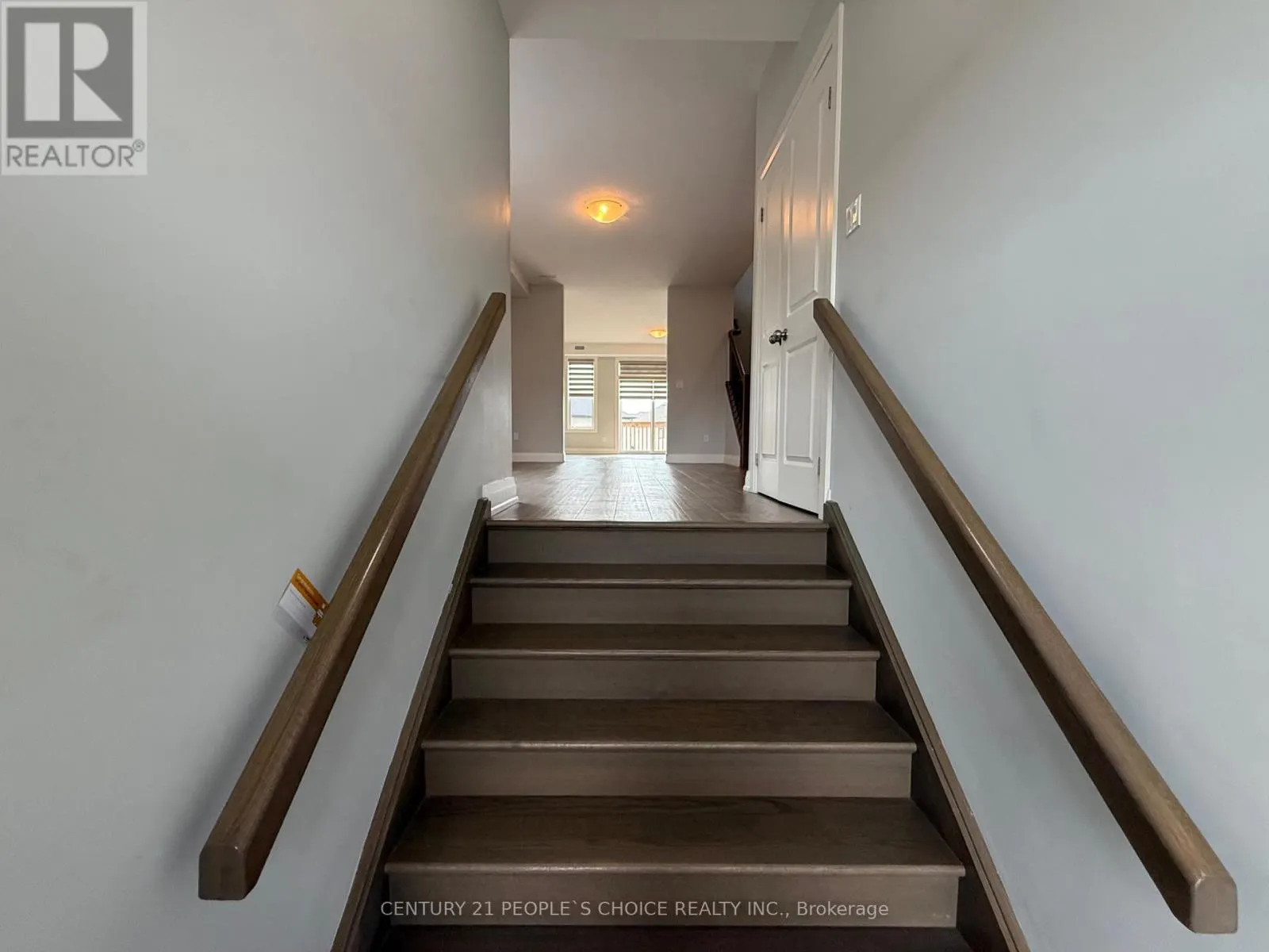 UPPER - 562 FAIRWAY ROAD