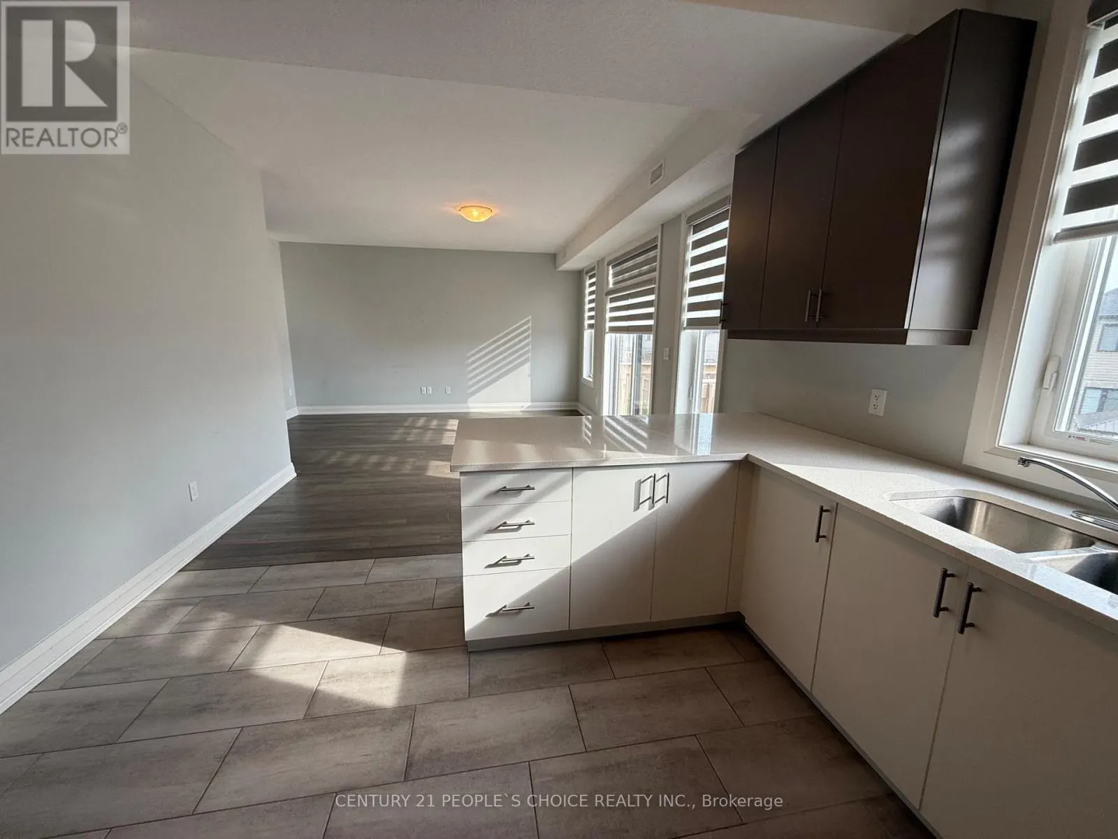 UPPER - 562 FAIRWAY ROAD