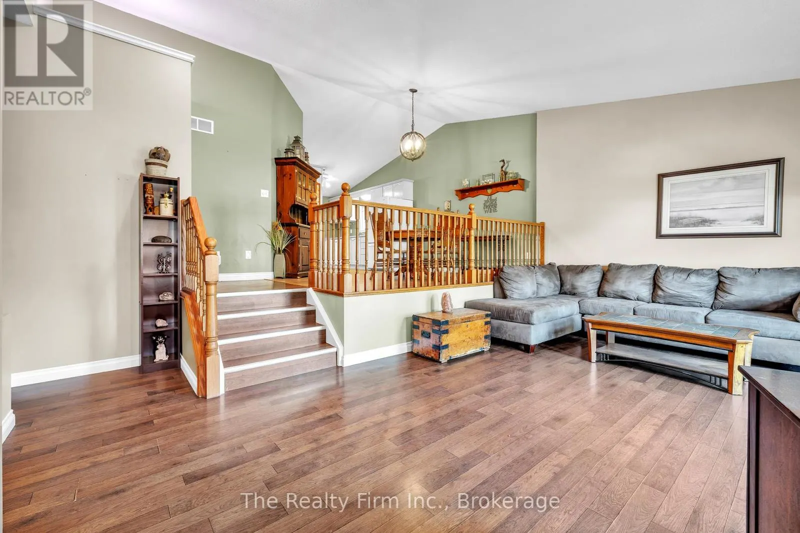 7 PINEHURST DRIVE