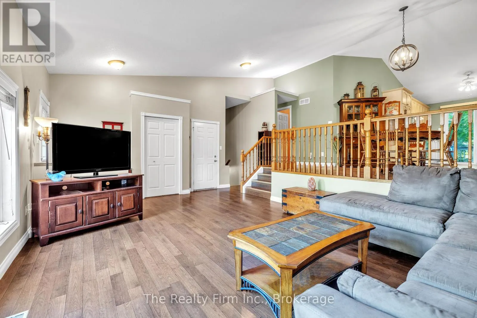 7 PINEHURST DRIVE