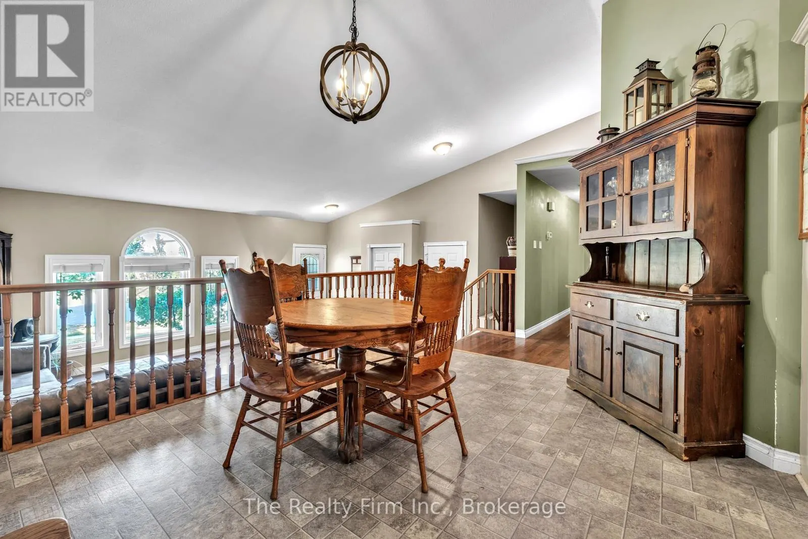 7 PINEHURST DRIVE