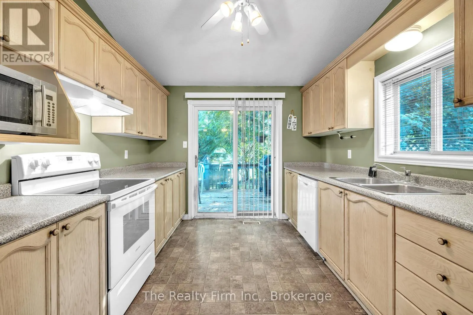 7 PINEHURST DRIVE
