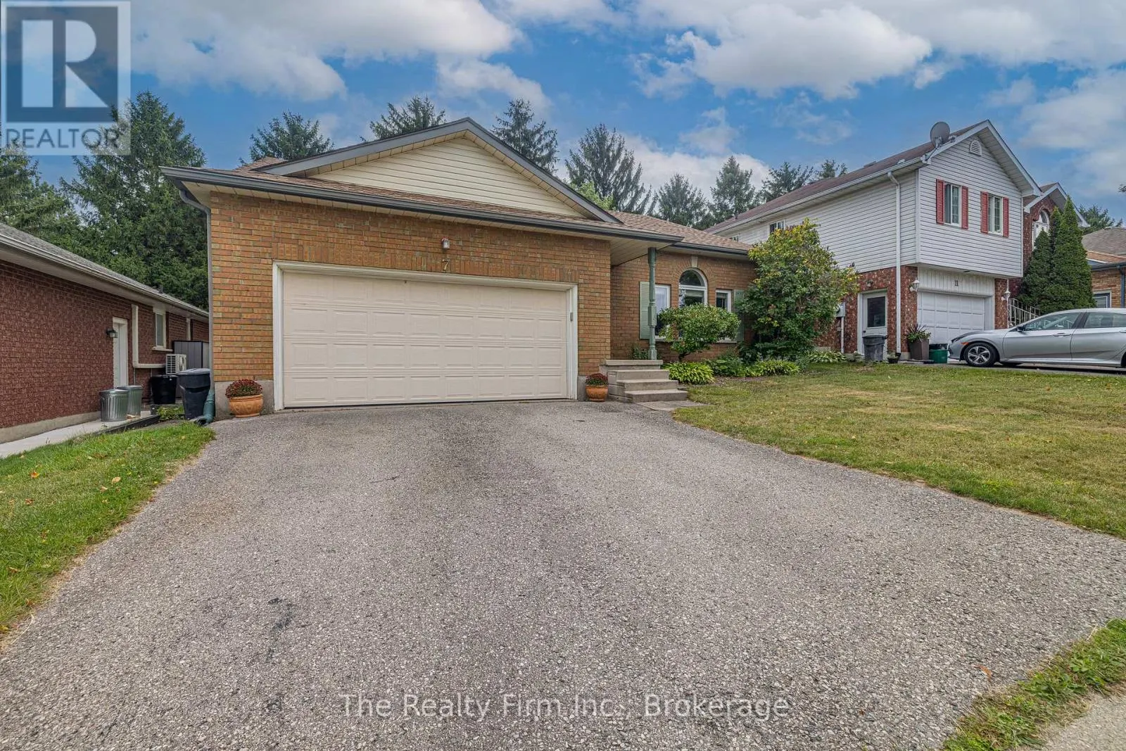 7 PINEHURST DRIVE