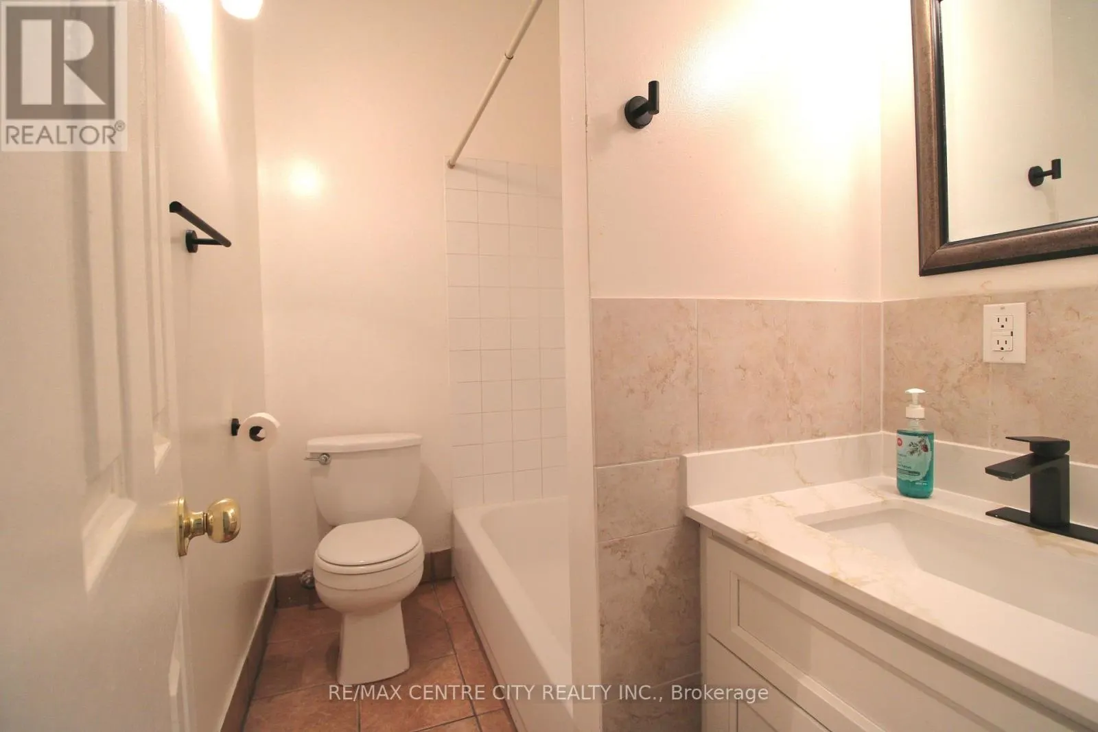 4 - 383 TALBOT STREET, #4