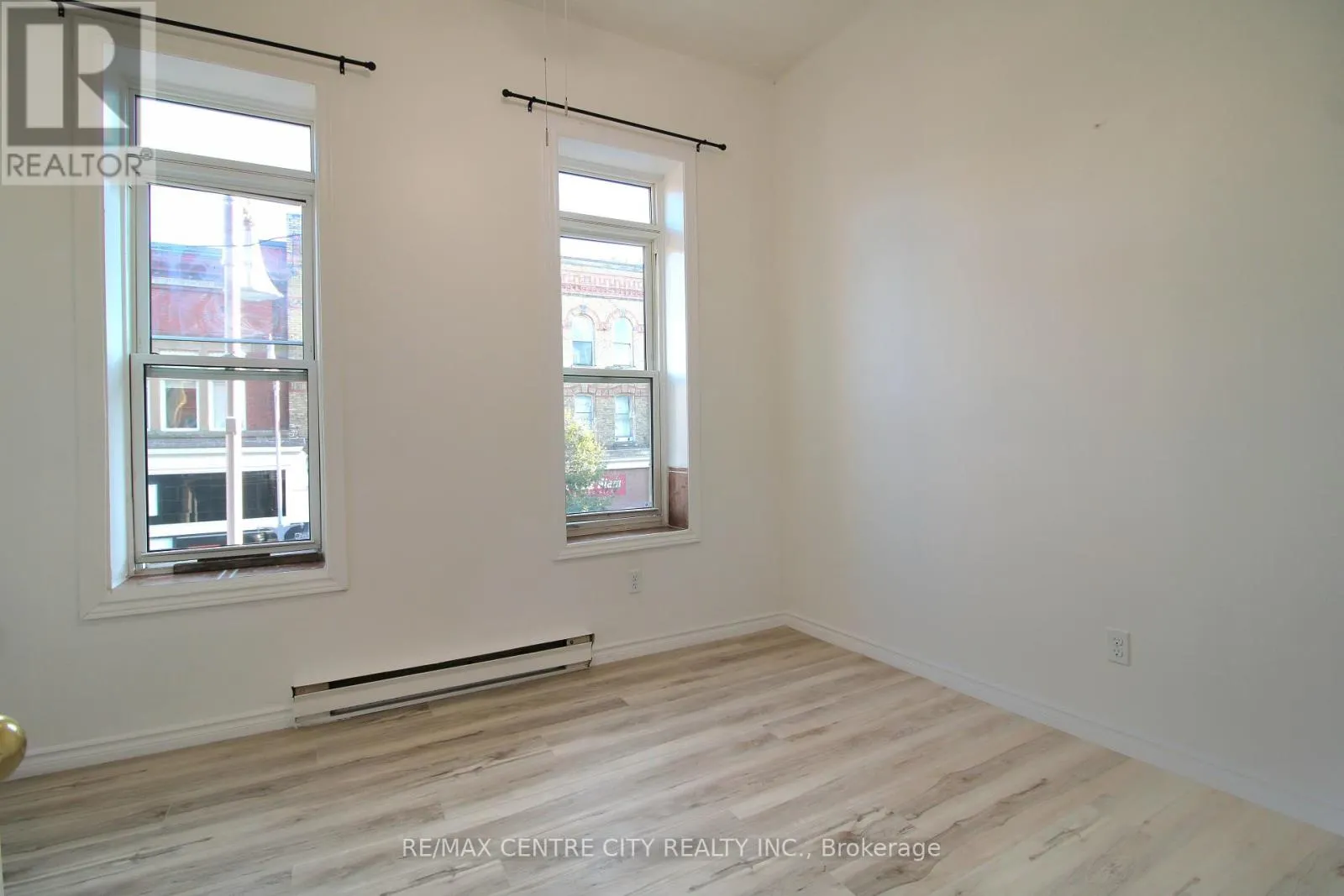 4 - 383 TALBOT STREET, #4