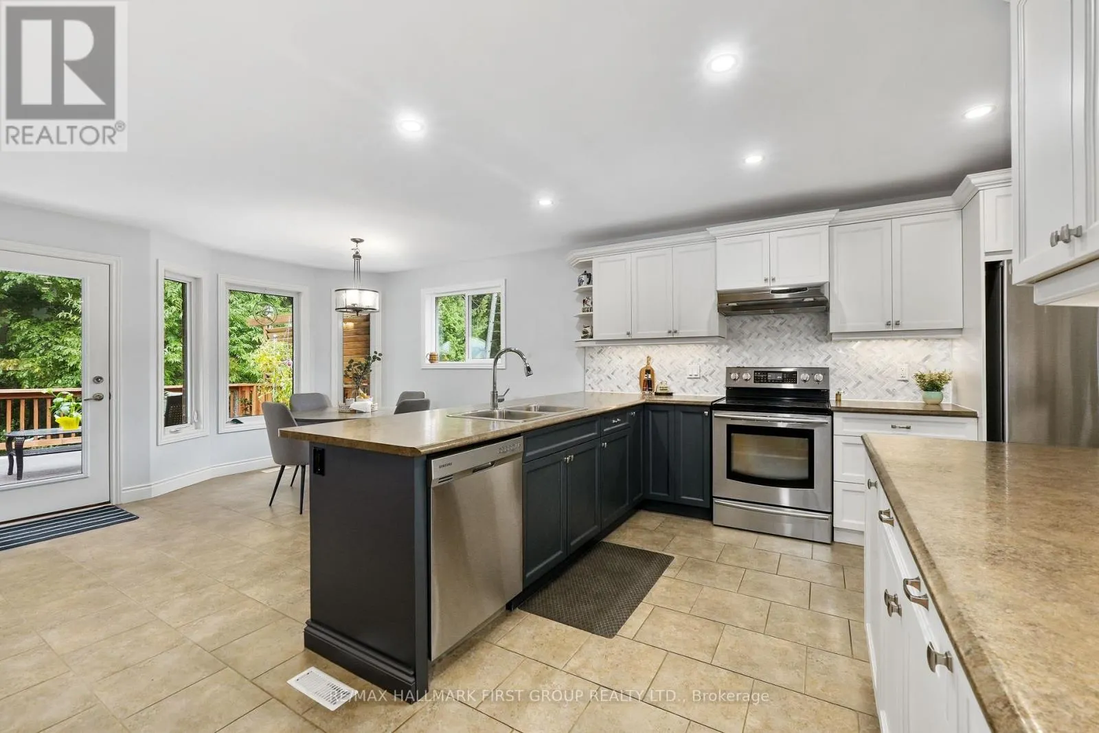 29 ALGONQUIN AVENUE