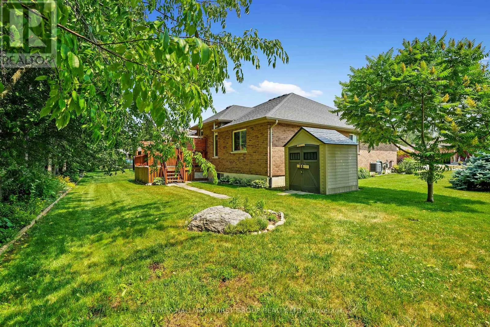 29 ALGONQUIN AVENUE