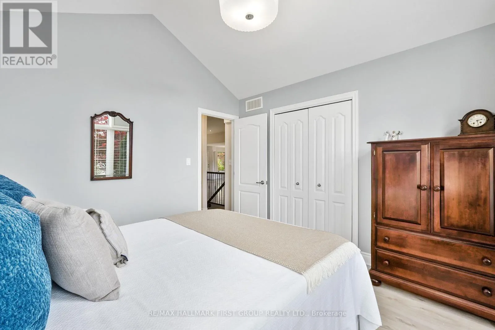 29 ALGONQUIN AVENUE