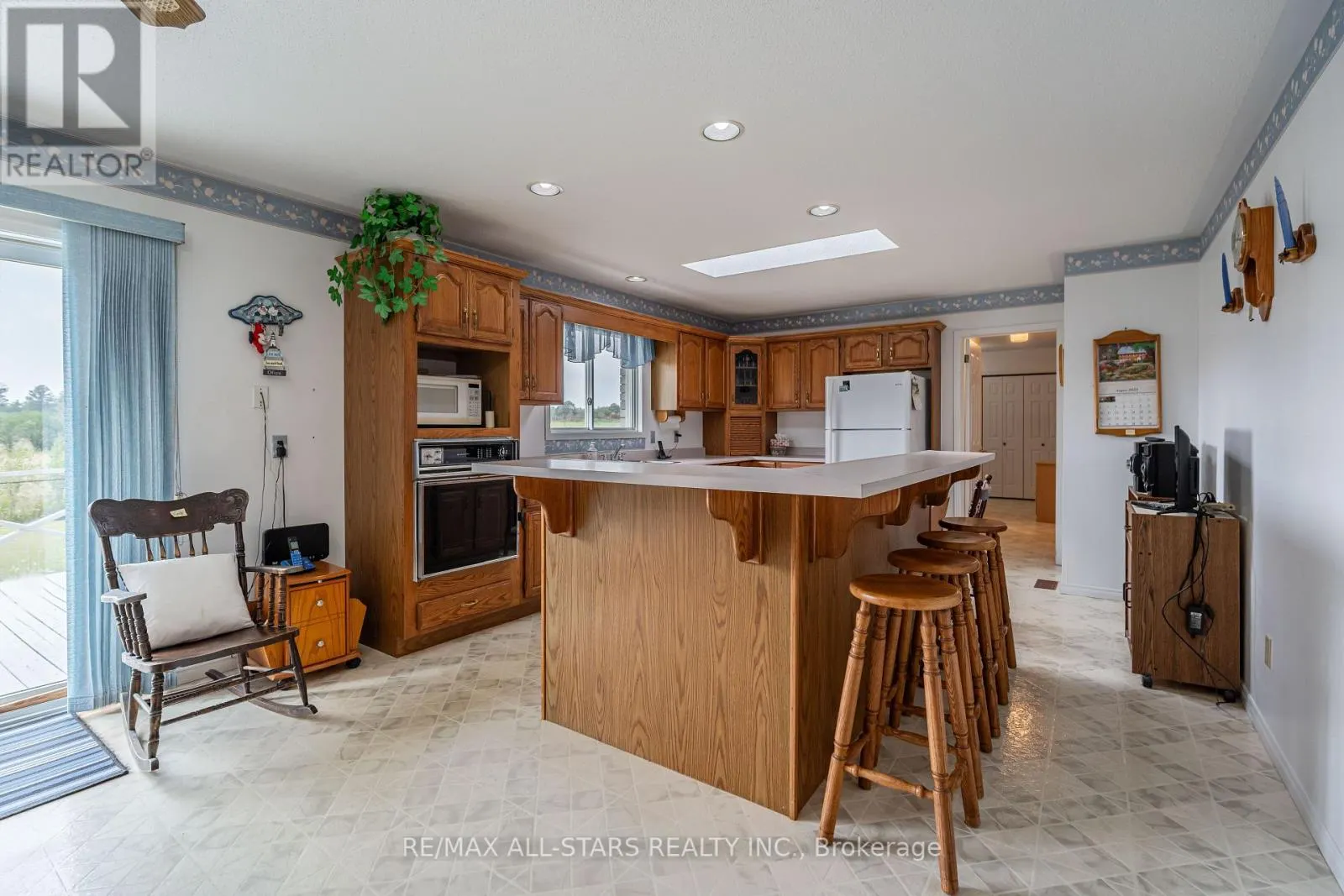 55 STURGEON STREET N