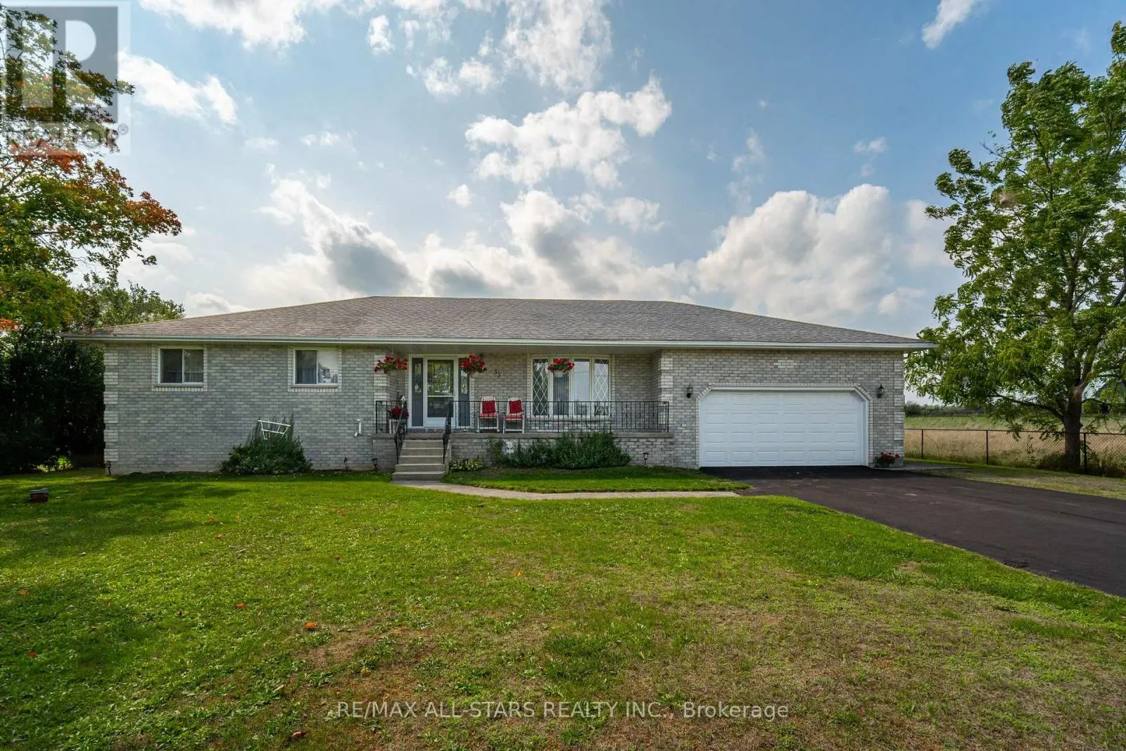 55 STURGEON STREET N