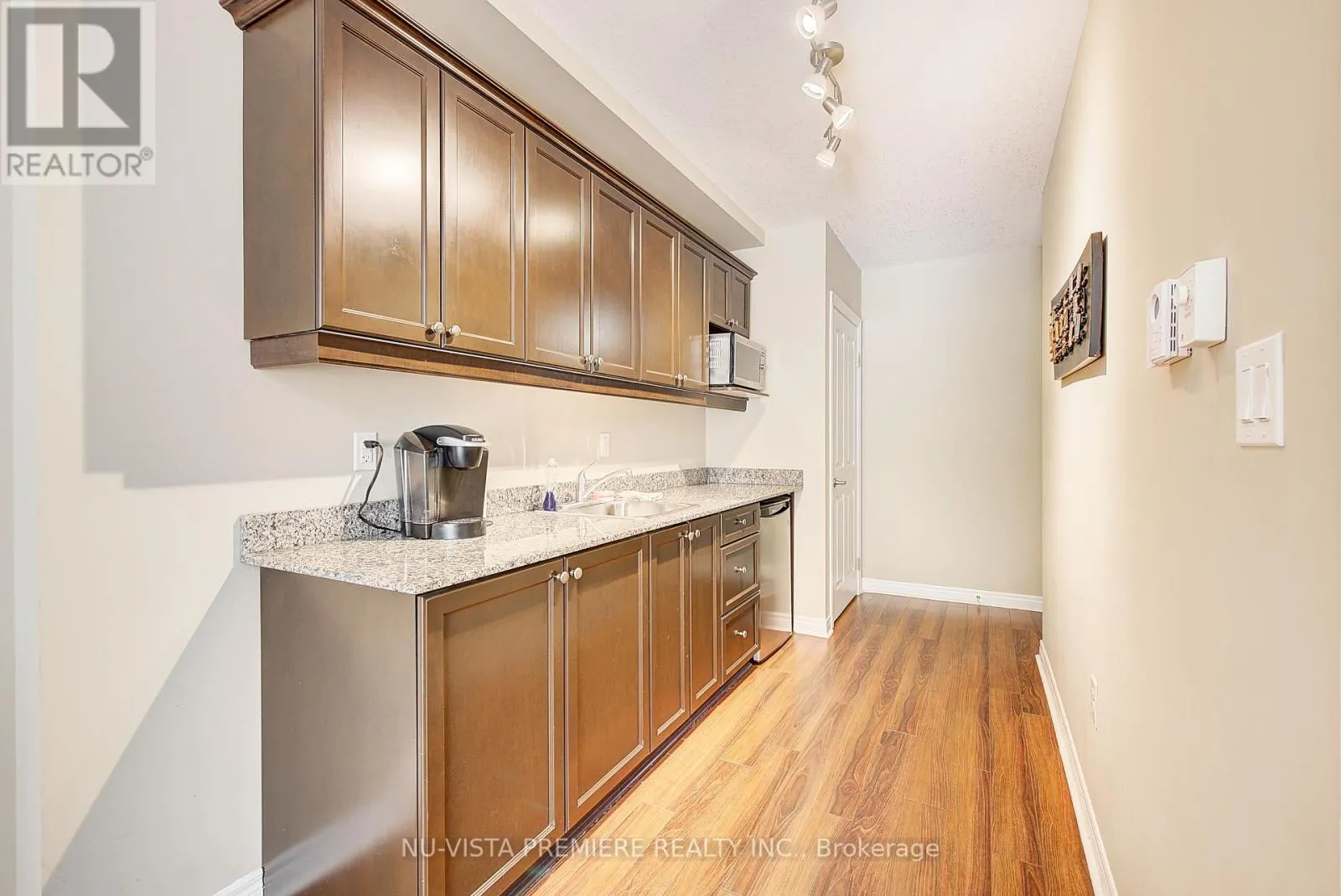 406 - 1030 CORONATION DRIVE, #406