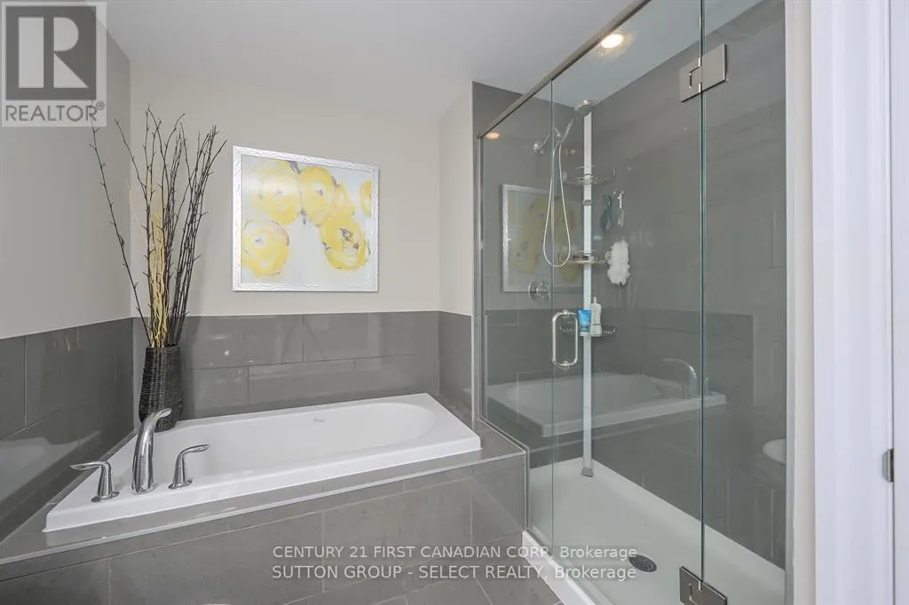 809 - 240 VILLAGEWALK BOULEVARD, #809